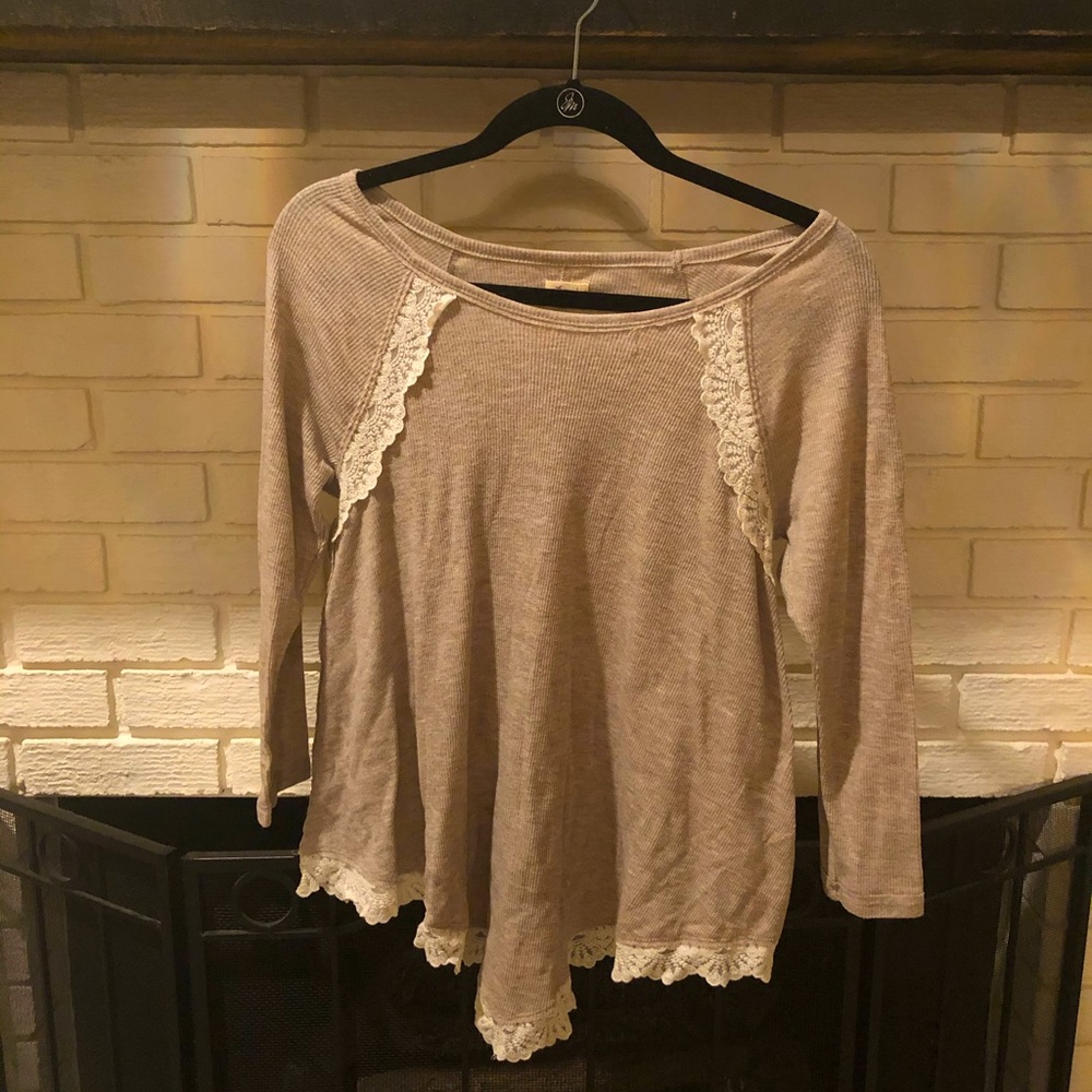 Hollister Large Brown And White Lace Top